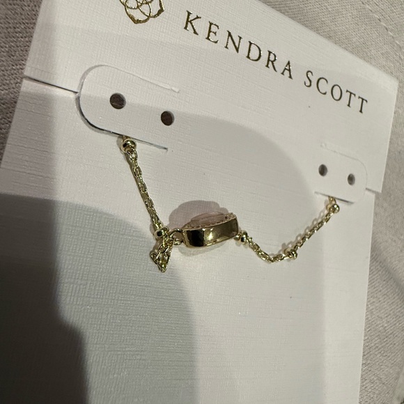 💎Kendra KS Brand New Mini Elisa Gold Pendant Necklace in Pink Opalite Crystal - Picture 4 of 5